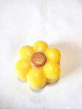 Load image into Gallery viewer, Honeysuckle Jasmine Flower Melties
